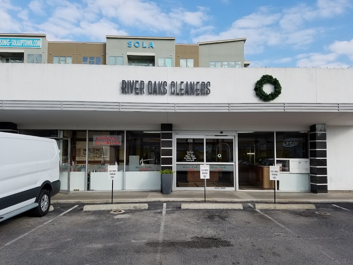 River Oaks Cleaners San Felipe Store Front